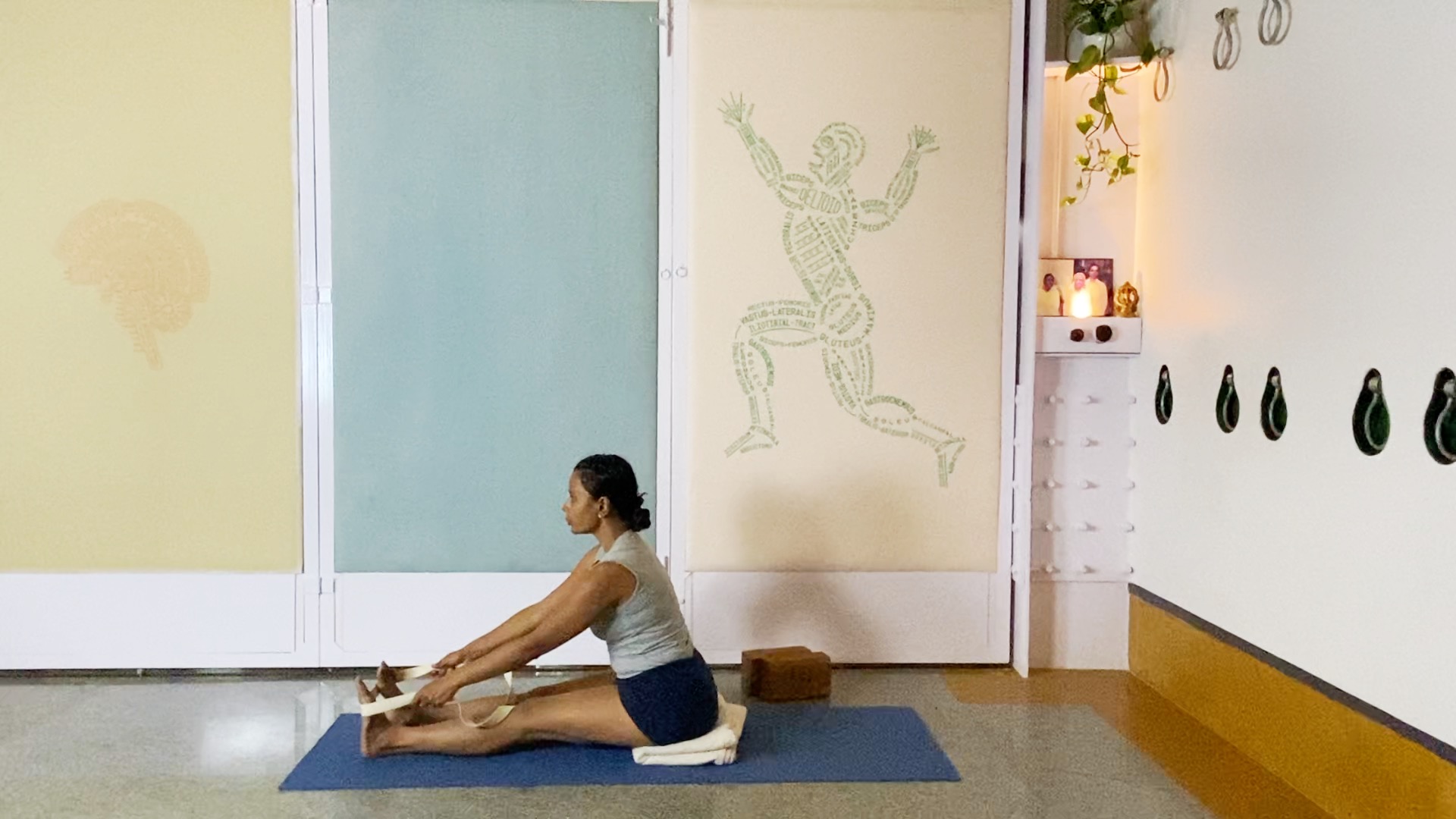 Control and Precision in Shoulders and Shoulder Blades: Refining Forward Extensions (Virabhadrasana3) - Image 9