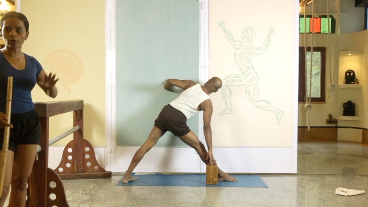 Strengthening the Two Sides of the Back - Role of Arms and Legs - Image 4